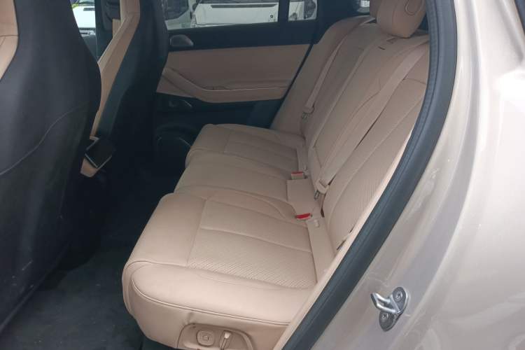 Used Nio EC7 2023 75 kWh Interior 4