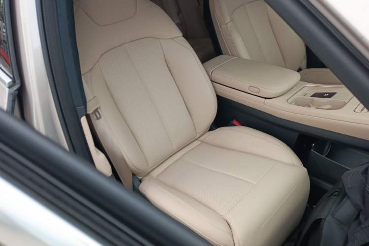 Used Nio EC7 2023 75 kWh Right Front Seat