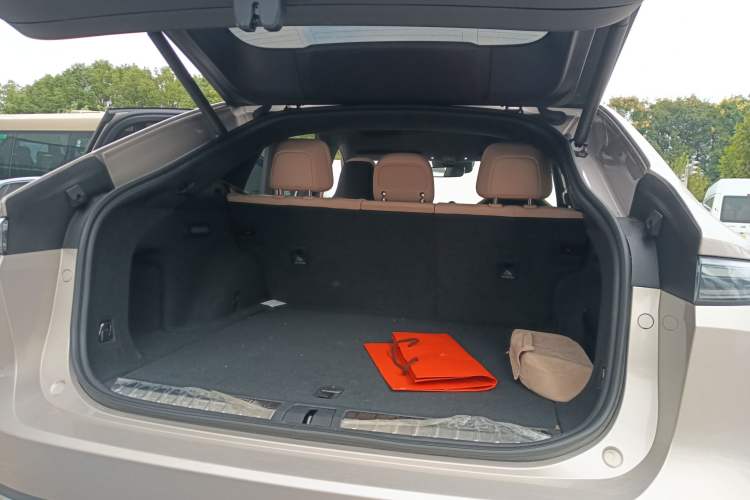 Used Nio EC7 2023 75 kWh Trunk
