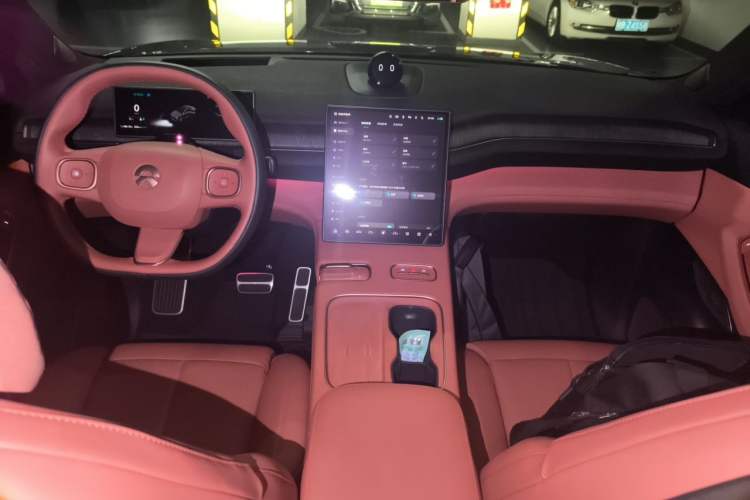 Used Nio EC7 2023 75 kWh Center Console