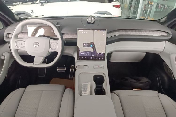 Used Nio EC7 2023 75 kWh Center Console