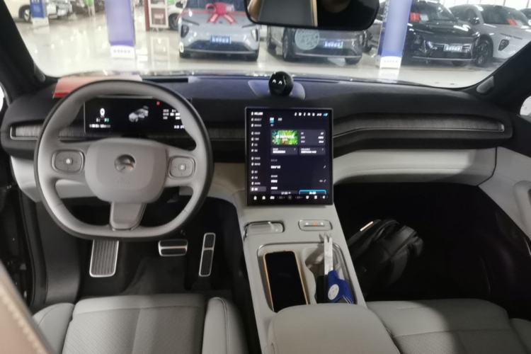 Used Nio EC7 2023 75 kWh Center Console