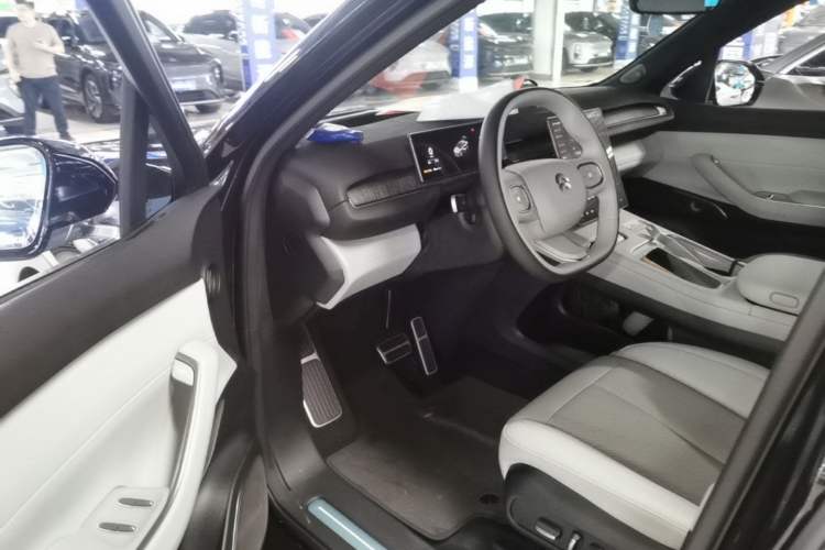 Used Nio EC7 2023 75 kWh Driver Seat