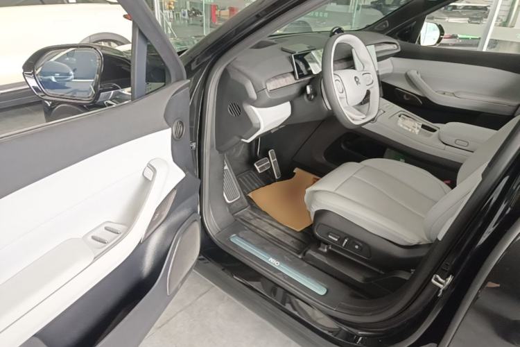 Used Nio EC7 2023 75 kWh Driver Seat