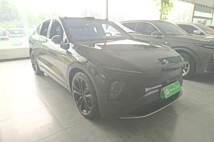 Used Nio EC7 2023 75 kWh Front Right 45 Deg