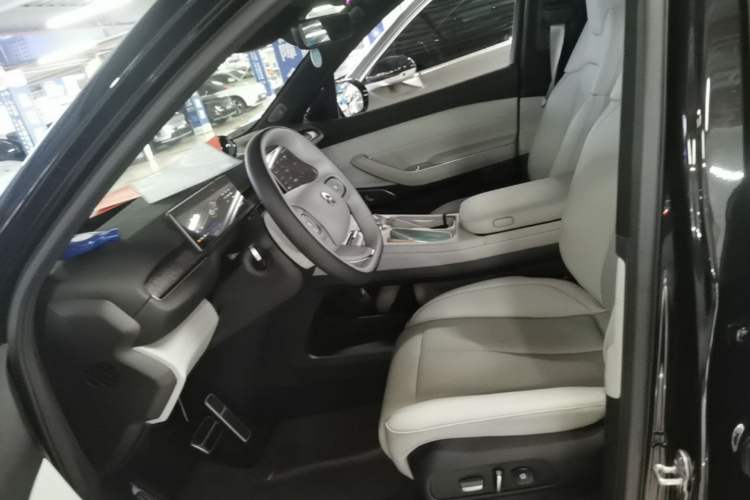 Used Nio EC7 2023 75 kWh Left Front Seat