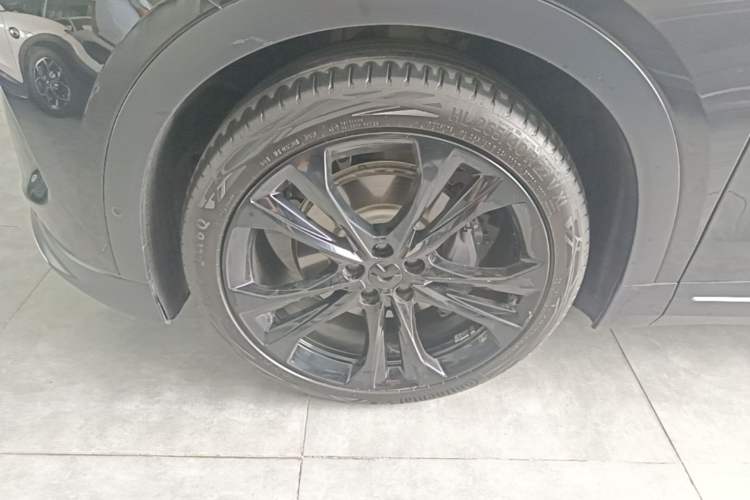 Used Nio EC7 2023 75 kWh Left Front Wheel Hub