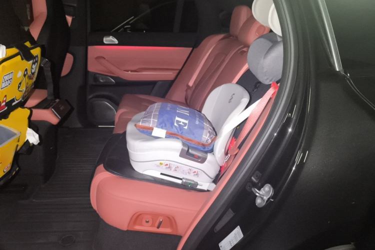 Used Nio EC7 2023 75 kWh Left Rear Seat