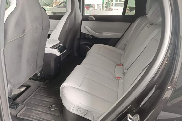 Used Nio EC7 2023 75 kWh Left Rear Seat