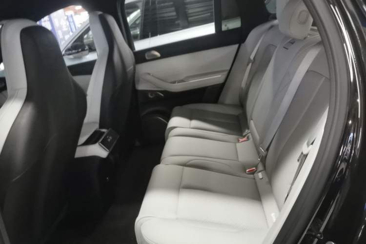 Used Nio EC7 2023 75 kWh Left Rear Seat