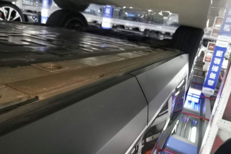 Used Nio EC7 2023 75 kWh Left Side Sill