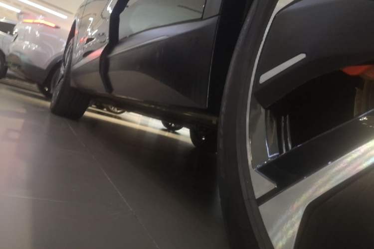 Used Nio EC7 2023 75 kWh Left Side Sill