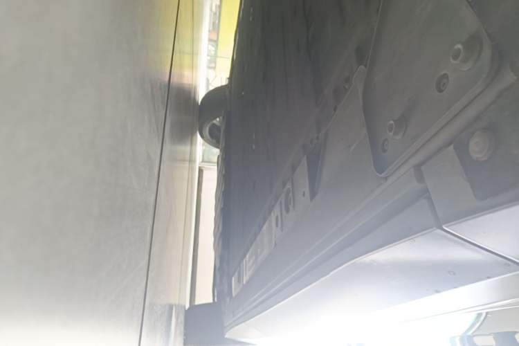 Used Nio EC7 2023 75 kWh Left Side Sill