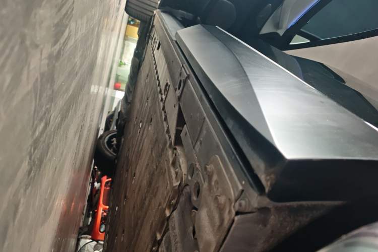 Used Nio EC7 2023 100kWh First Edition Left Side Sill