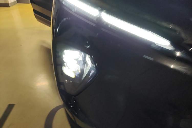 Used Nio EC7 2023 100kWh First Edition Right Front Headlight
