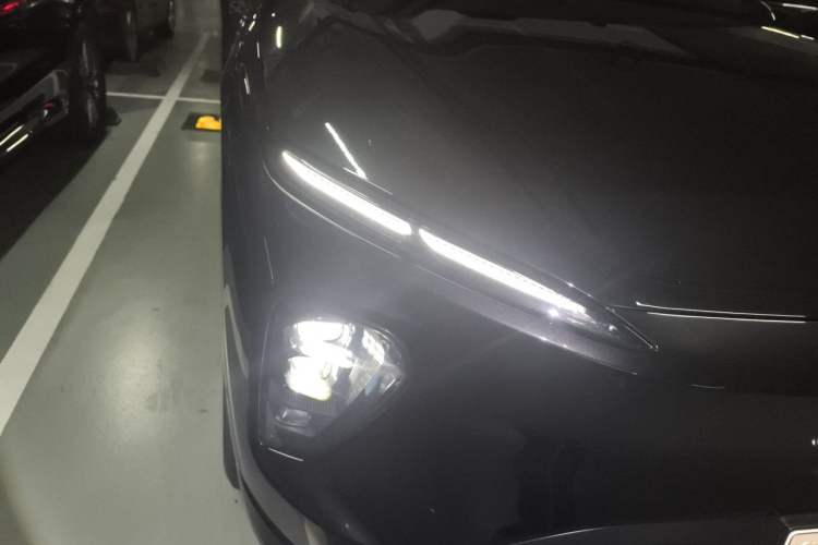 Used Nio EC7 2023 75 kWh Right Front Headlight
