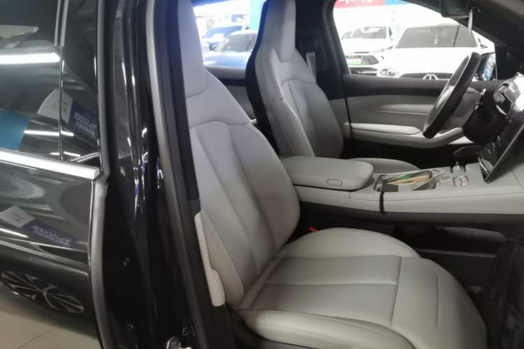 Used Nio EC7 2023 75 kWh Right Front Seat