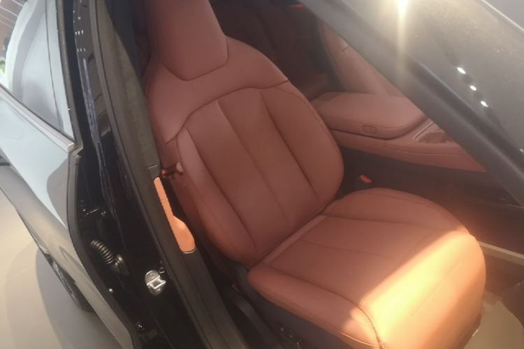 Used Nio EC7 2023 75 kWh Right Front Seat