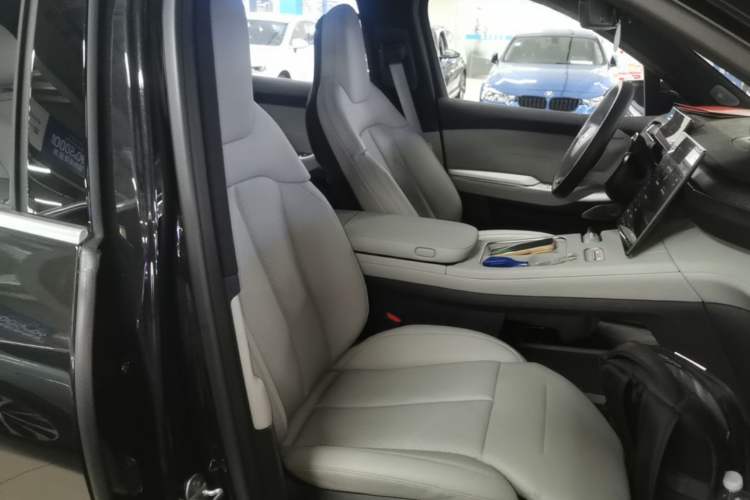 Used Nio EC7 2023 75 kWh Right Front Seat