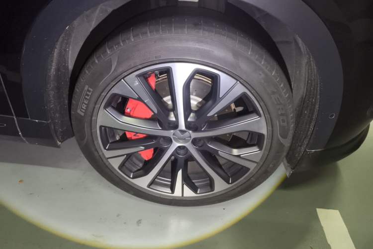 Used Nio EC7 2023 75 kWh Right Front Wheel Hub