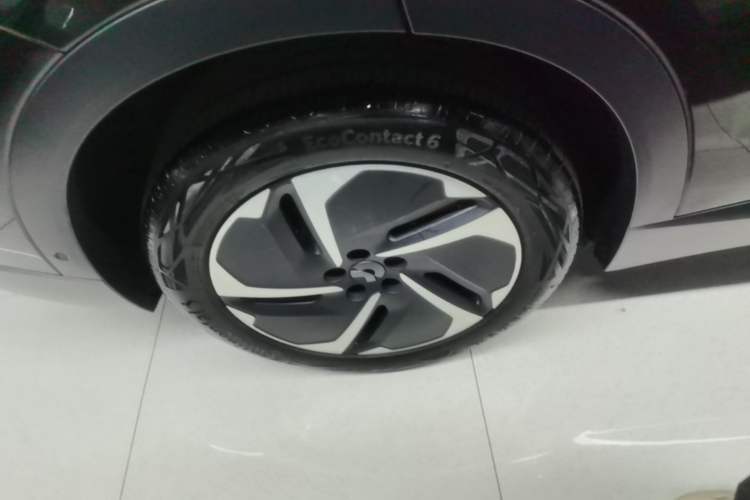 Used Nio EC7 2023 100kWh First Edition Right Rear Wheel Hub