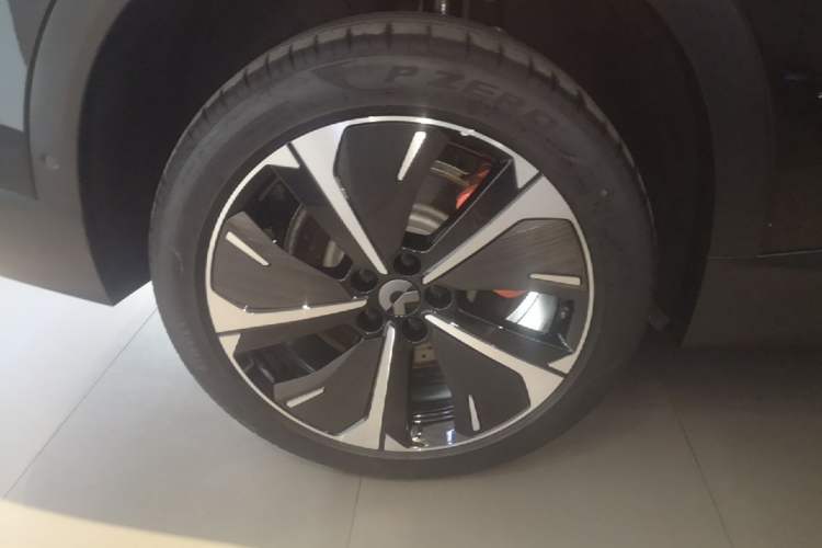Used Nio EC7 2023 75 kWh Right Rear Wheel Hub