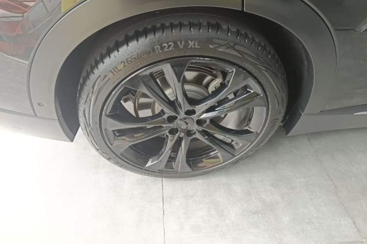 Used Nio EC7 2023 75 kWh Right Rear Wheel Hub
