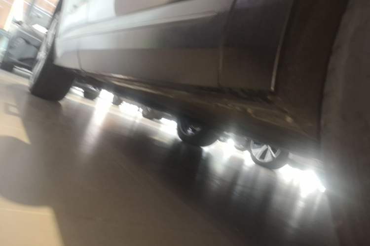 Used Nio EC7 2023 75 kWh Right Side Sill