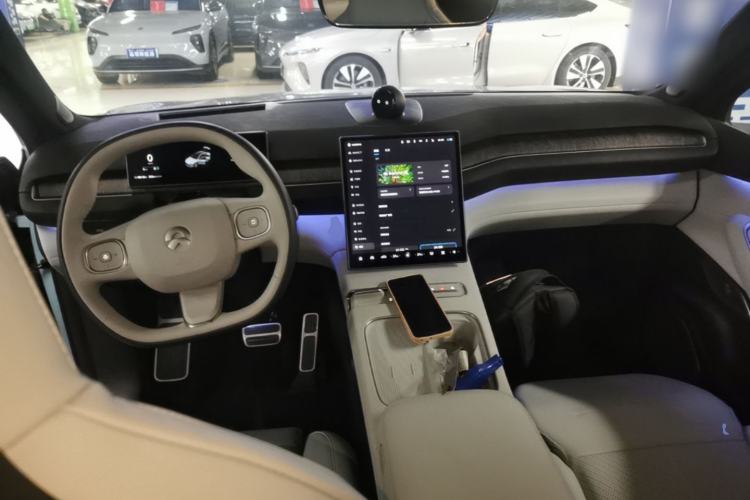 Used Nio EC7 2023 75 kWh Center Console