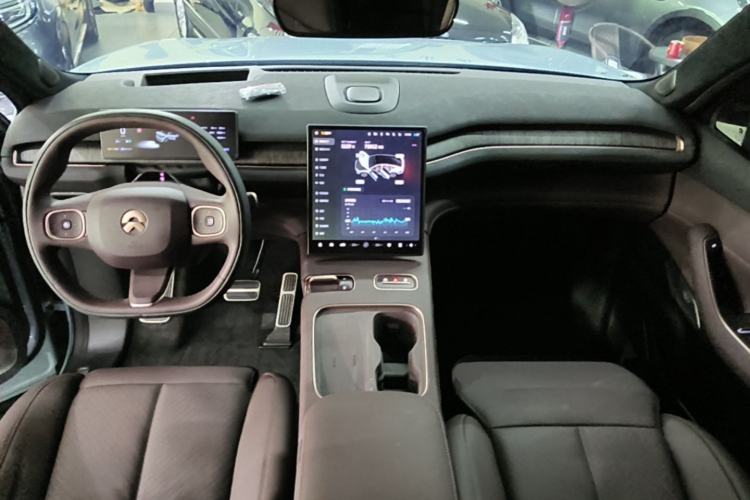 Used Nio EC7 2023 75 kWh Center Console