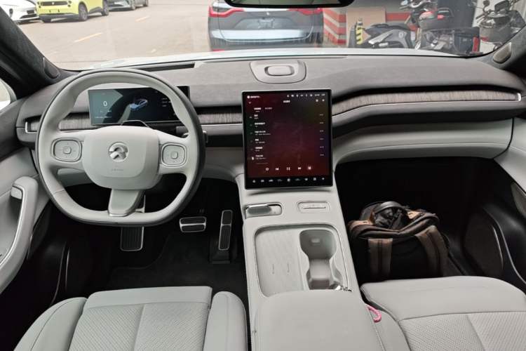 Used Nio EC7 2023 75 kWh Center Console
