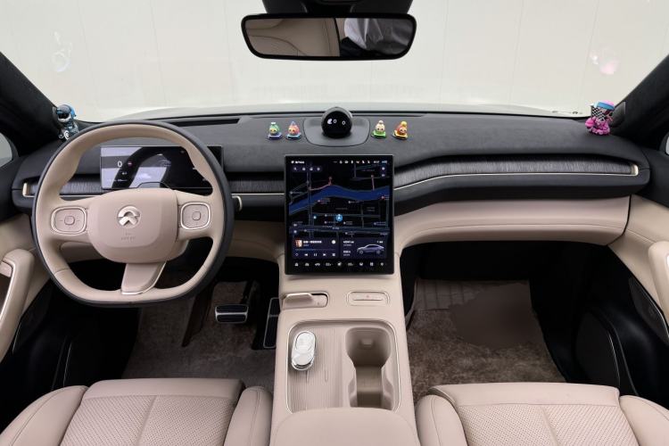 Used Nio EC7 2023 75 kWh Center Console