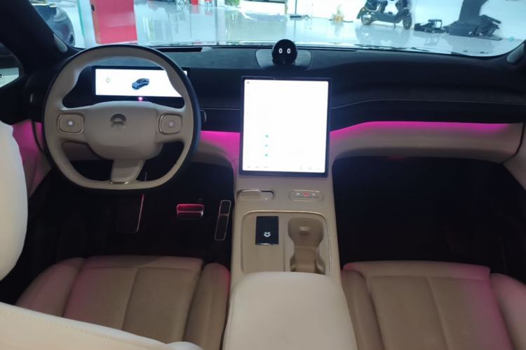 Used Nio EC7 2023 75 kWh Center Console