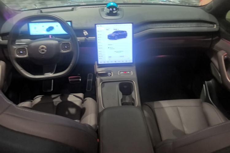 Used Nio EC7 2023 75 kWh Center Console