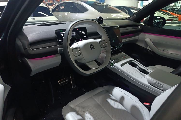 Used Nio EC7 2023 75 kWh Center Console