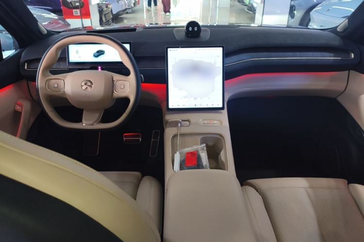 Used Nio EC7 2023 75 kWh Center Console