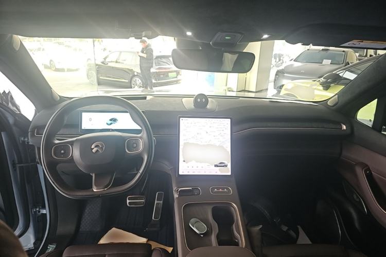 Used Nio EC7 2023 75 kWh Center Console
