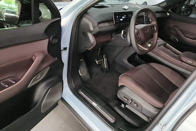 Used Nio EC7 2023 75 kWh Driver Seat