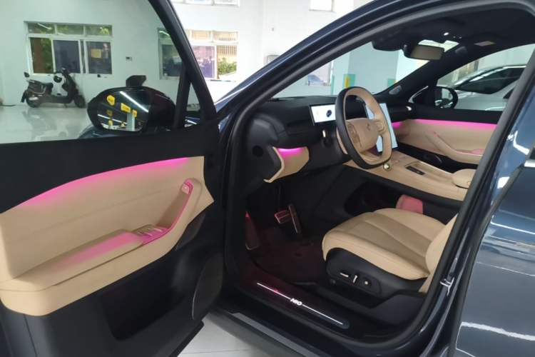 Used Nio EC7 2023 75 kWh Driver Seat