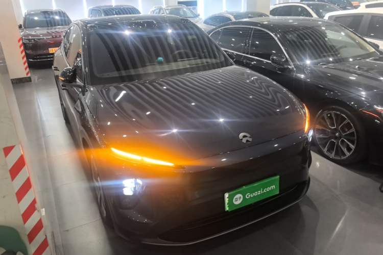 Used Nio EC7 2023 75 kWh Front Right 45 Deg