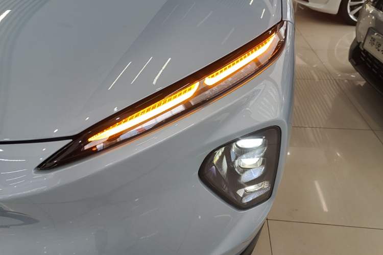 Used Nio EC7 2023 75 kWh Left Front Headlight