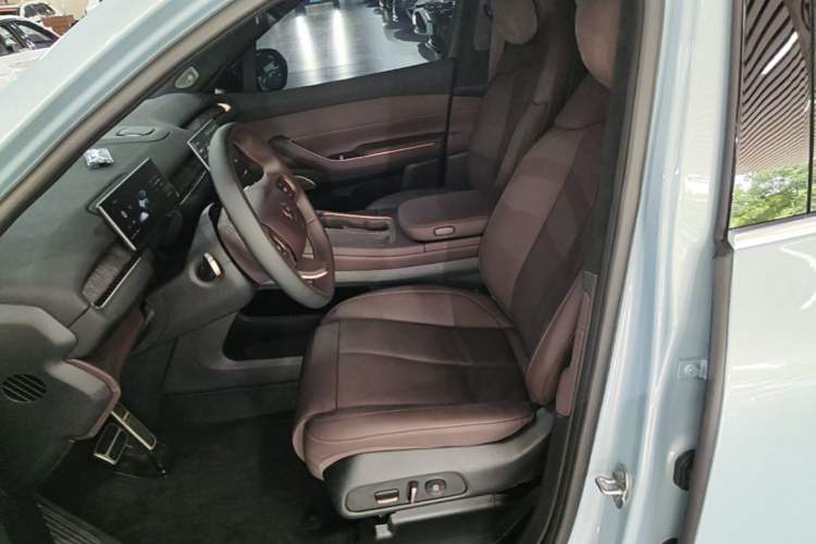 Used Nio EC7 2023 75 kWh Left Front Seat