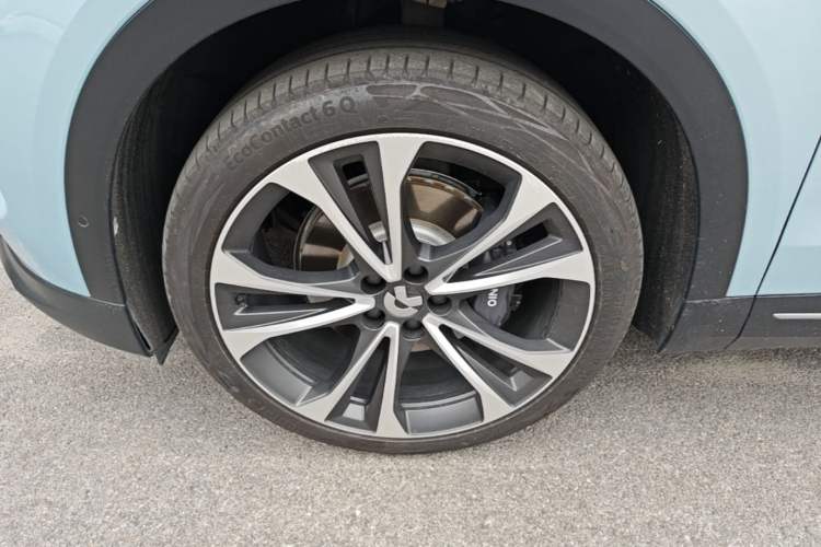 Used Nio EC7 2023 75 kWh Left Front Wheel Hub
