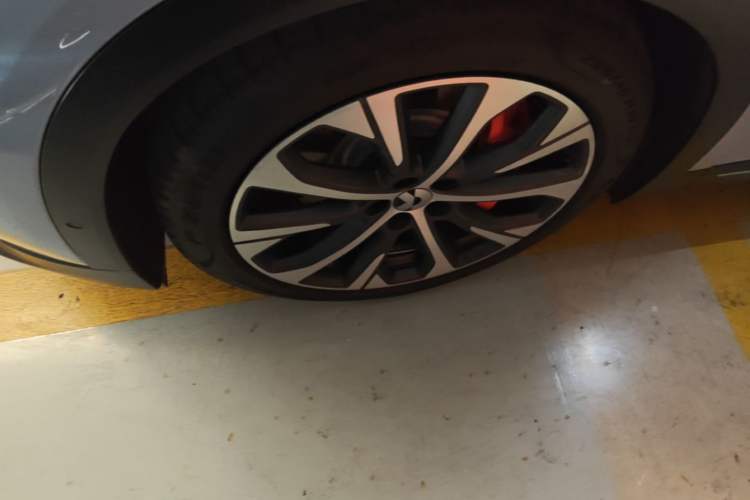 Used Nio EC7 2023 75 kWh Left Front Wheel Hub