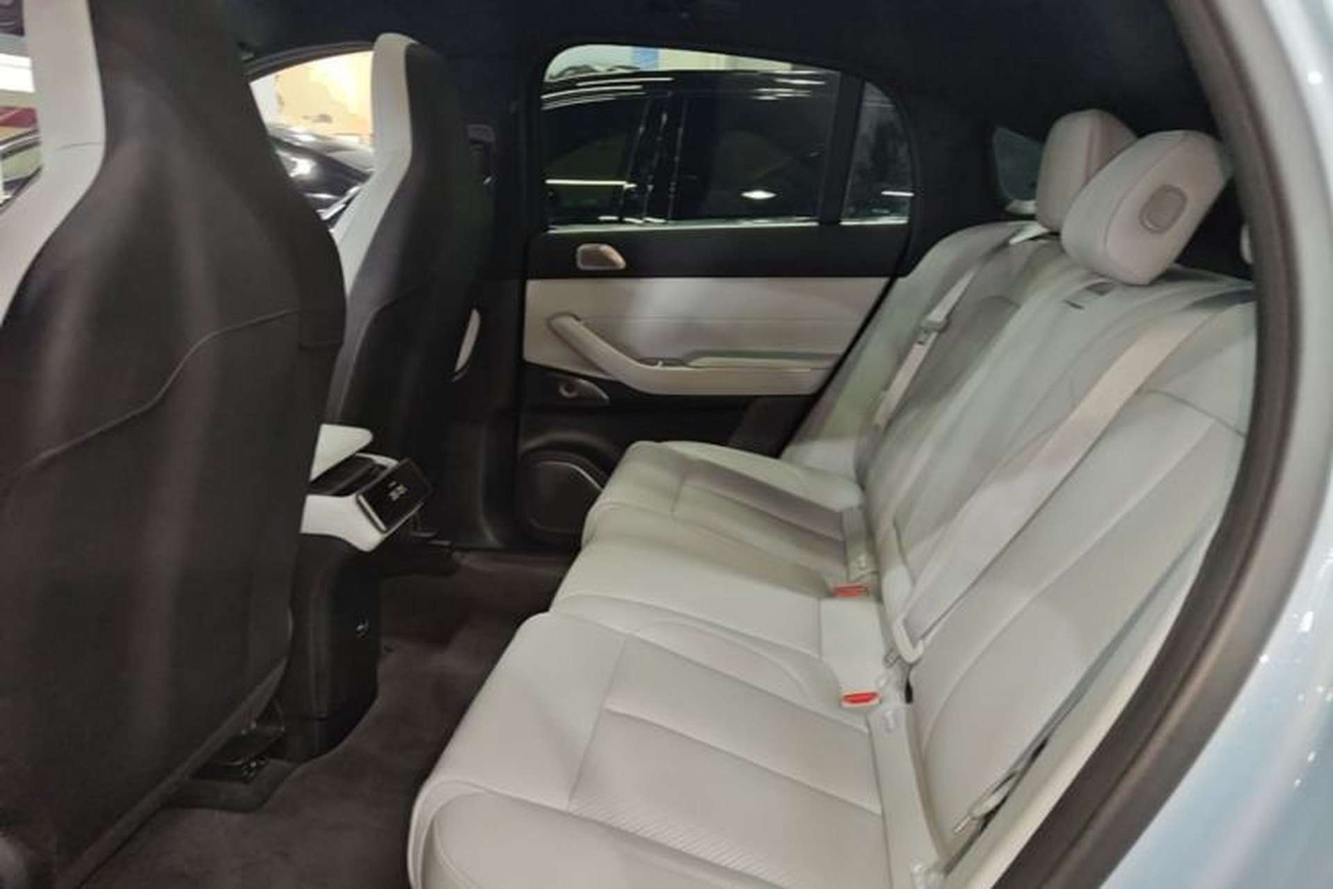 Used Nio EC7 2023 75 kWh Left Rear Seat