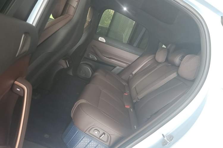 Used Nio EC7 2023 75 kWh Left Rear Seat