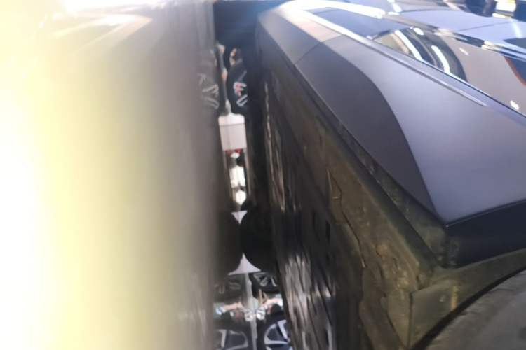 Used Nio EC7 2023 75 kWh Left Side Sill