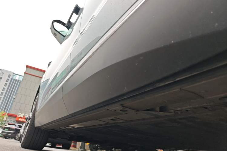 Used Nio EC7 2023 75 kWh Left Side Sill