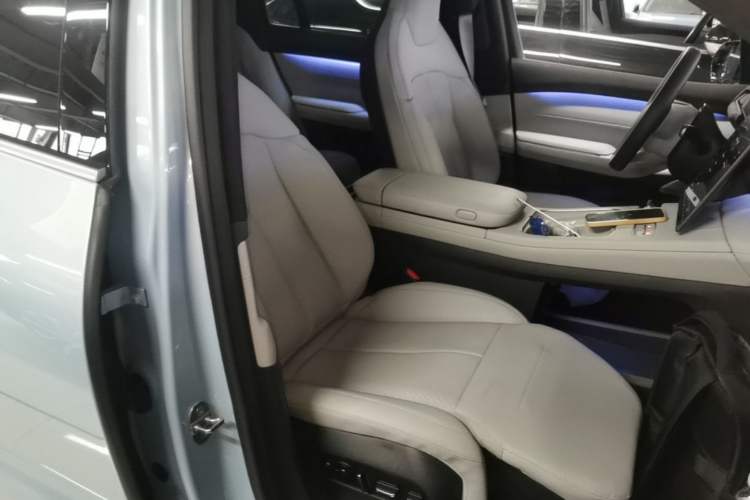 Used Nio EC7 2023 75 kWh Right Front Seat