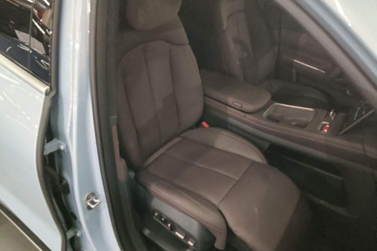 Used Nio EC7 2023 75 kWh Right Front Seat